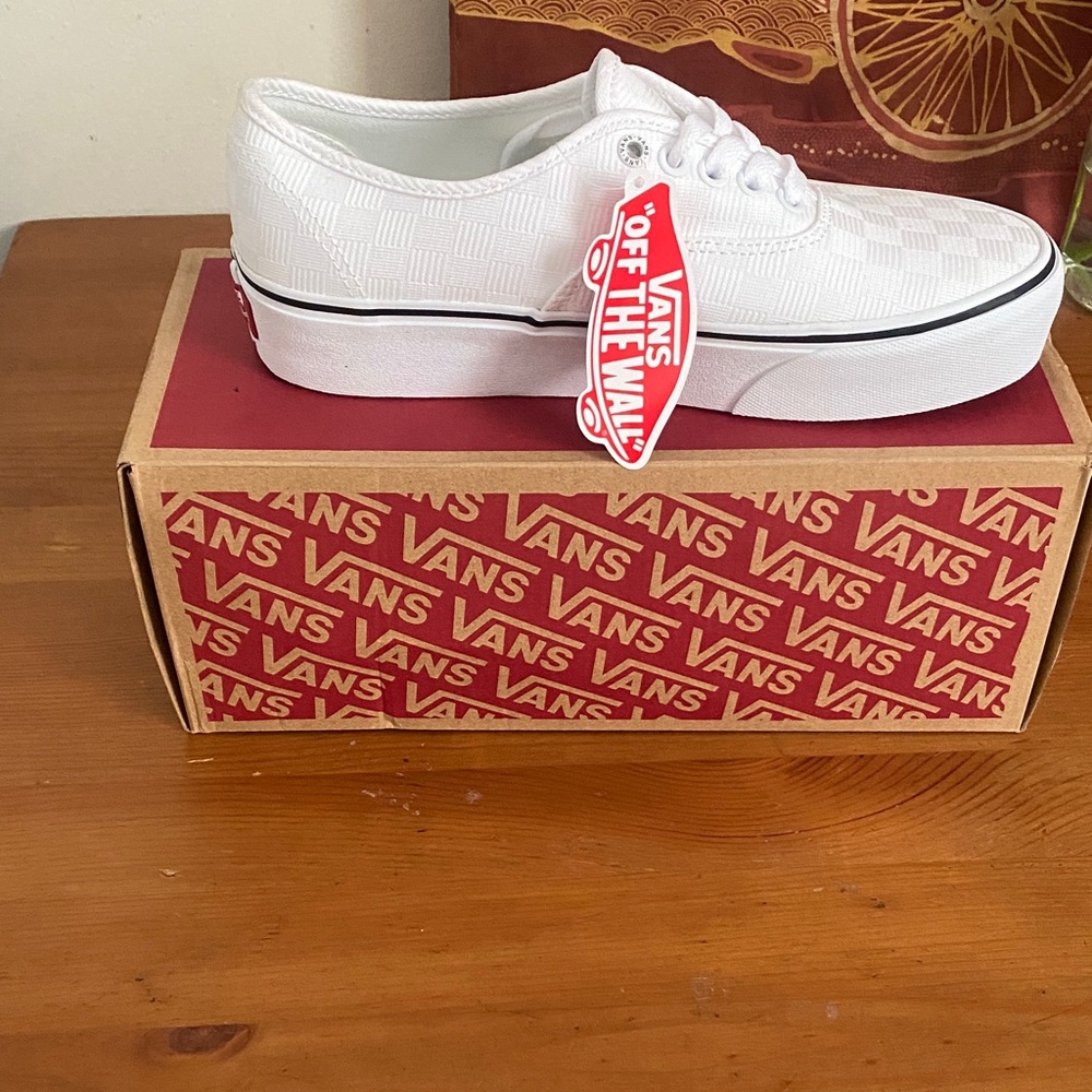 Vans Authentic platform sneaker white on white tonal check